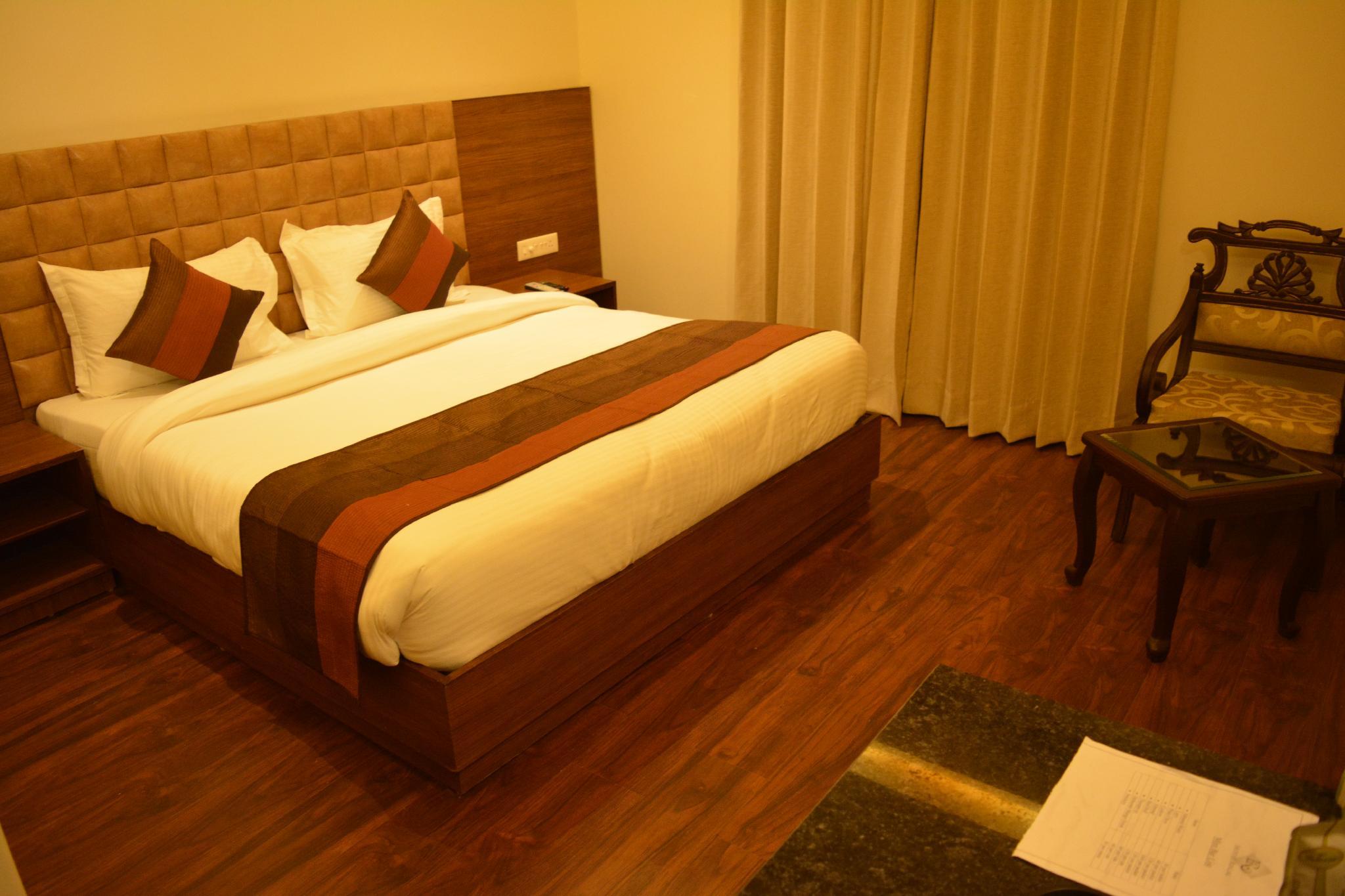 Hotel RegalOver view