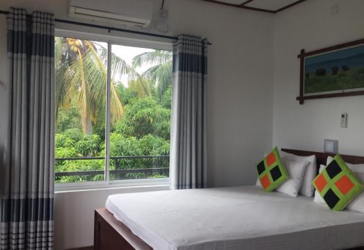 Thisara Guest House Hotel Overview