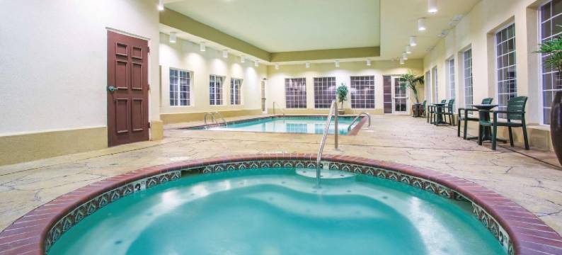 本顿维尔拉昆塔温德姆套房酒店(La Quinta Inn & Suites by Wyndham Bentonville)图片