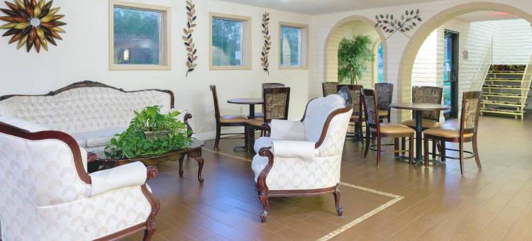 辛辛那提北温德姆戴斯套房酒店(Days Inn & Suites by Wyndham Cincinnati North)图片