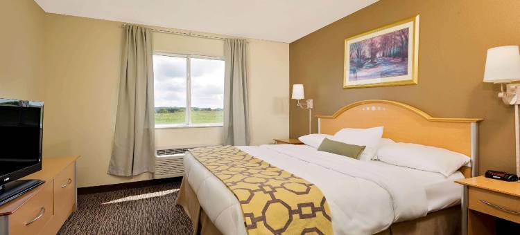 劳伦斯堡呗盟套房酒店(Baymont by Wyndham Lawrenceburg)图片