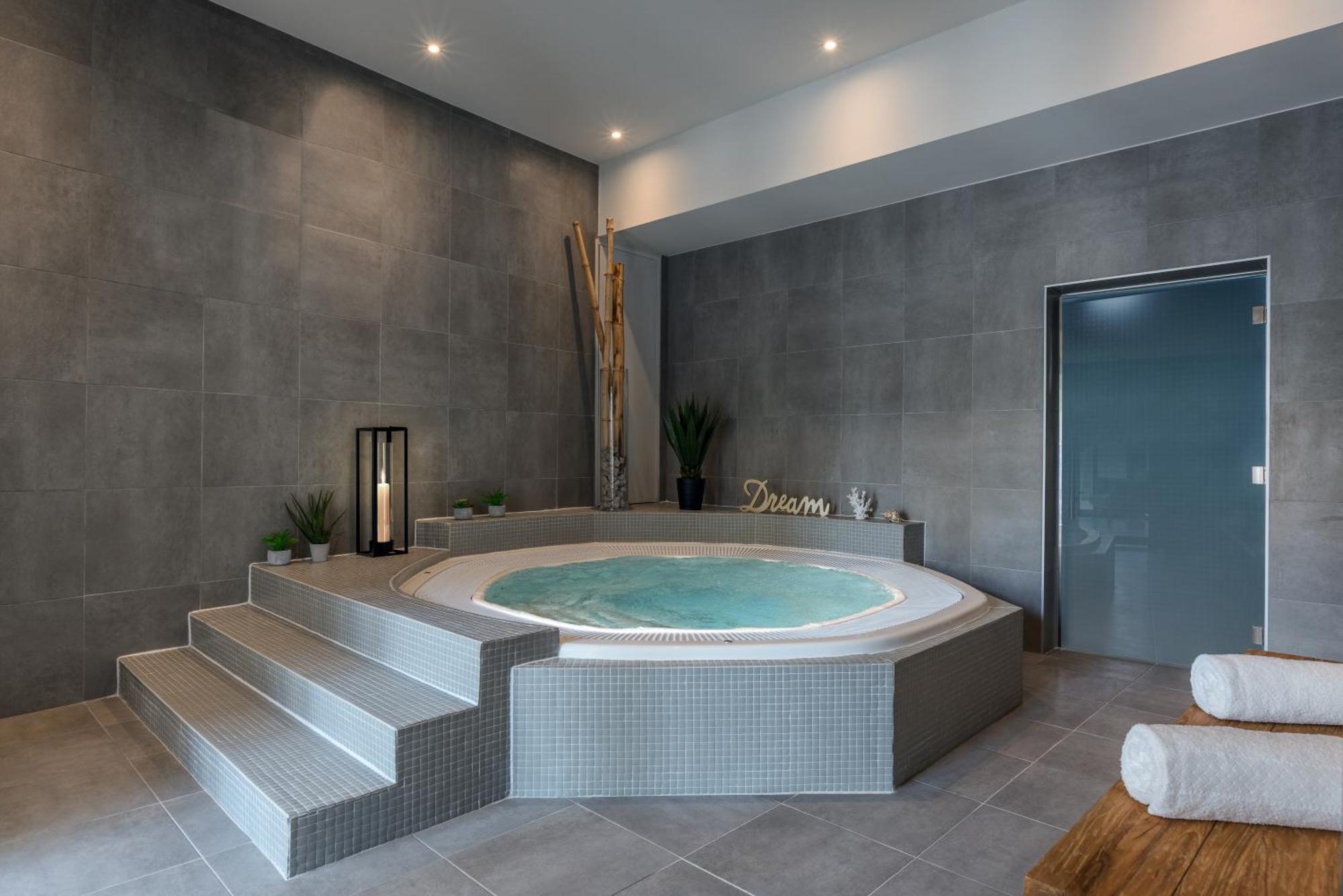 Sowell Hotels les Chevaliers Over view