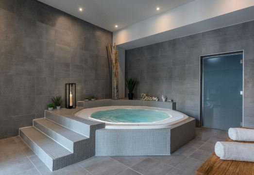 Sowell Hotels les Chevaliers Hotel Overview