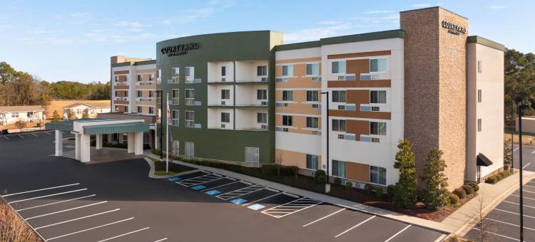 万豪春湖费耶特维尔自由堡万怡酒店(Courtyard Fayetteville Fort Liberty/Spring Lake)图片