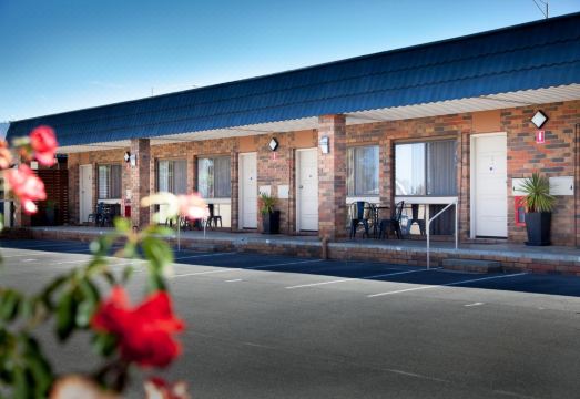 Junction MotelHotel Overview