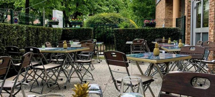 巴黎西部楠泰尔拉德芳斯康铂酒店(Campanile Paris Ouest - Nanterre - la DÉFENSE)图片