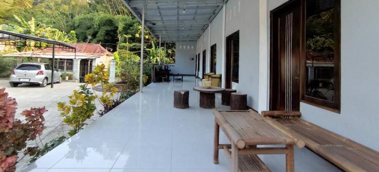 O酒店 苏里亚阿巴迪伊斯兰民宿 靠近巩邦市广场(Surya Abadi Homestay Syariah RedPartner)图片