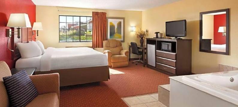 锡达拉皮兹呗盟套房酒店(Baymont by Wyndham Cedar Rapids)图片