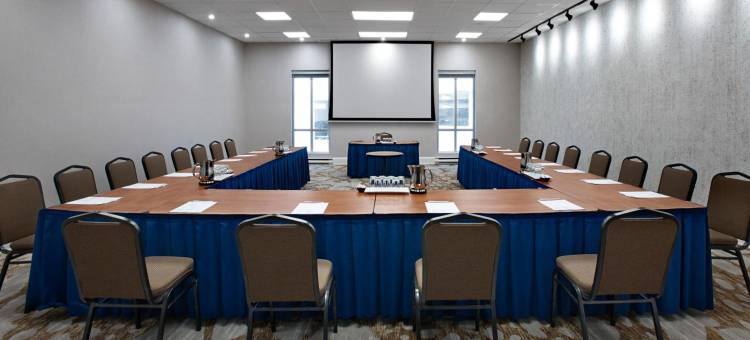 诺富特多伦多中心酒店(The Novotel Toronto Centre)图片