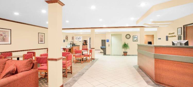 贝克利东温德姆麦客达套房酒店(Microtel Inn & Suites by Wyndham Beckley East)图片