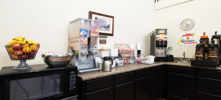 里士满温德姆速8酒店(Super 8 by Wyndham Richmond)图片