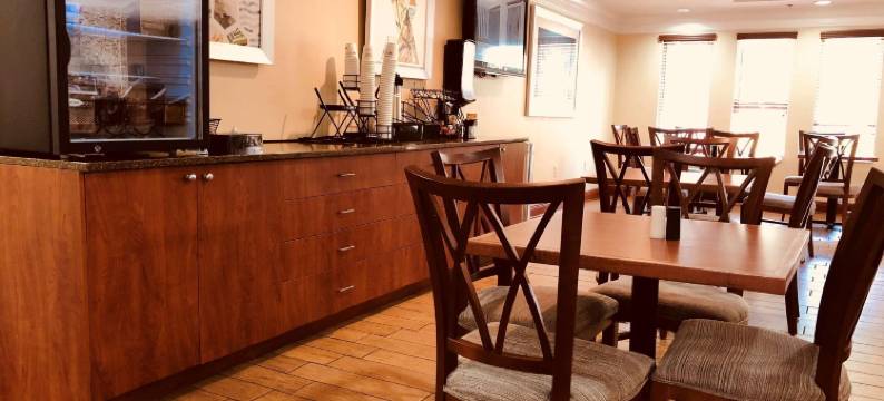 布雷登顿贝斯特韦斯特优质套房酒店(Best Western Plus Bradenton Hotel  Suites)图片