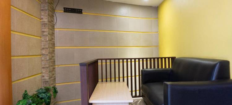 红多兹酒店-近查亚普拉港(RedDoorz Near Pelabuhan Jayapura)图片