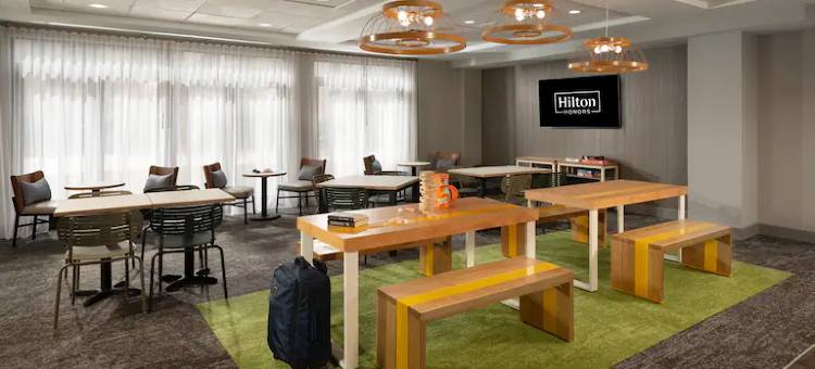 休斯顿布什洲际机场希尔顿Spark酒店(Spark by Hilton Houston Bush Intercontinental Airport)图片