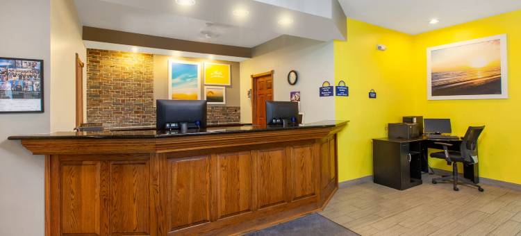 佩托斯基戴斯酒店(Days Inn by Wyndham Petoskey)图片