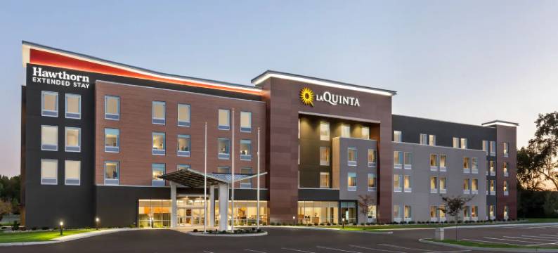 芒特劳雷尔/穆尔斯敦拉昆塔温德姆酒店(La Quinta Inn & Suites by Wyndham Mount Laurel / Moorestown)图片
