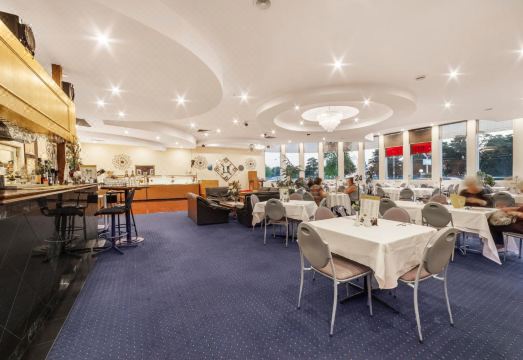 Ciloms Airport LodgeHotel Overview