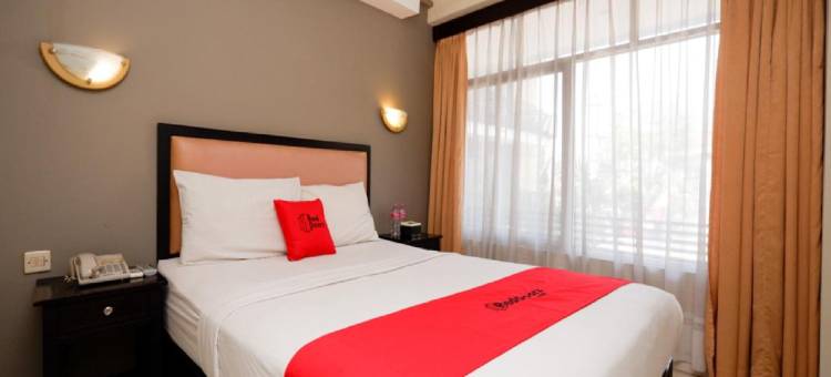 红门Plus酒店@新柯沙里拉亚(RedDoorz Plus @ Singosari Raya)图片