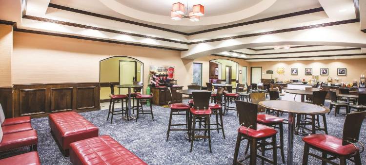 艾伦温德姆拉昆塔乡村套房酒店(La Quinta Inn & Suites by Wyndham Allen at the Village)图片