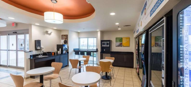 德克萨斯拉雷多 - 机场 6 号汽车旅馆(Motel 6 Laredo, TX - Airport)图片