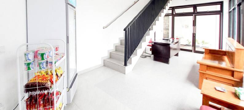 RedDoorz Plus Syariah at Umyas Hotel Near Terminal Anjuk Ladang Nganjuk图片