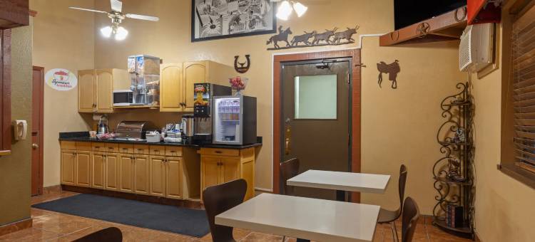 道奇城速8酒店(Super 8 by Wyndham Dodge City)图片