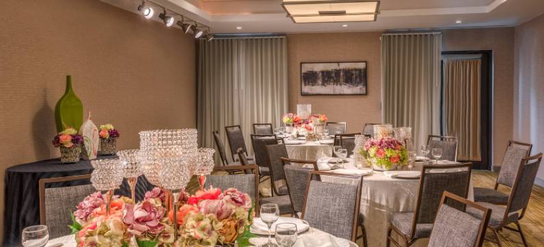 万怡华尔道夫酒店(Courtyard Waldorf)图片