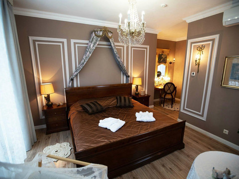 杜布罗夫斯基精品酒店