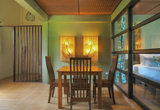 Escape-Cabins Hotel Overview