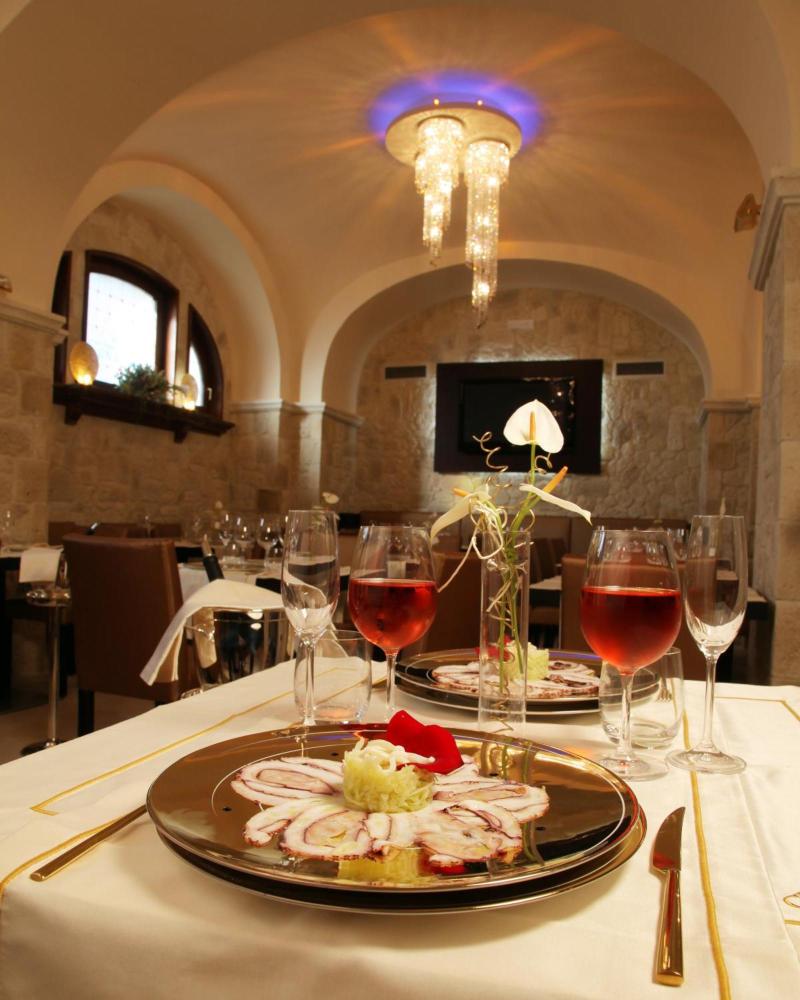 Hotel CenacoloOver view