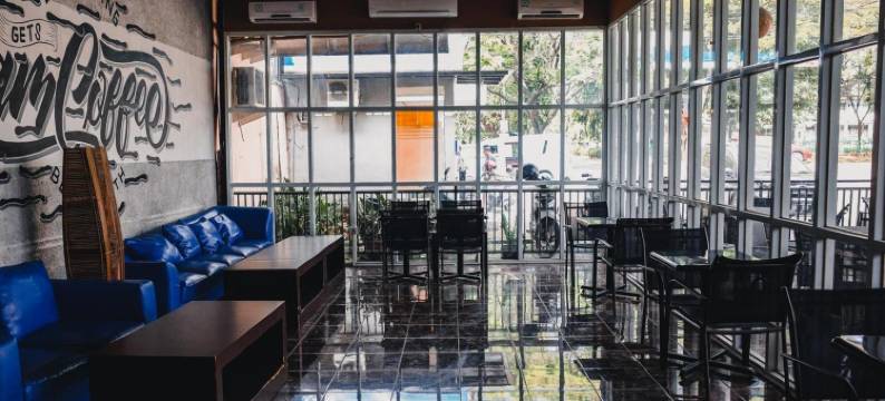 红多兹Plus酒店-近苏丹哈桑丁机场(RedDoorz Plus Near Sultan Hasanuddin Airport)图片