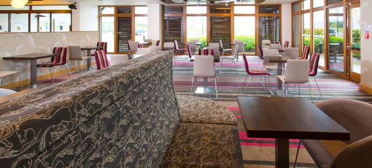 Holiday Inn Express 伦敦 - 森马(Holiday Inn Express London - Epsom Downs)图片