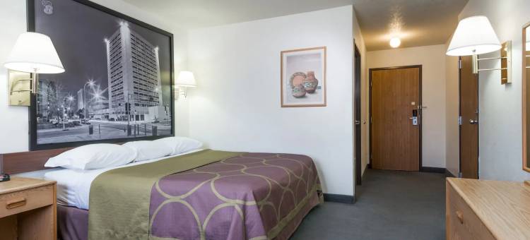 伯纳利洛速8酒店(Super 8 by Wyndham Bernalillo)图片