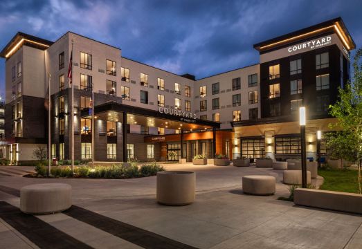 Courtyard St. Paul Downtown Hotel Overview