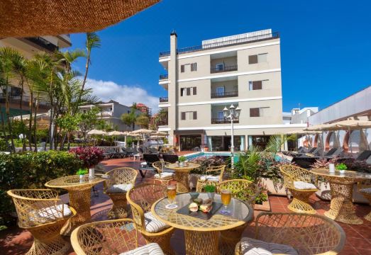 Hotel Don Manolito Hotel Overview