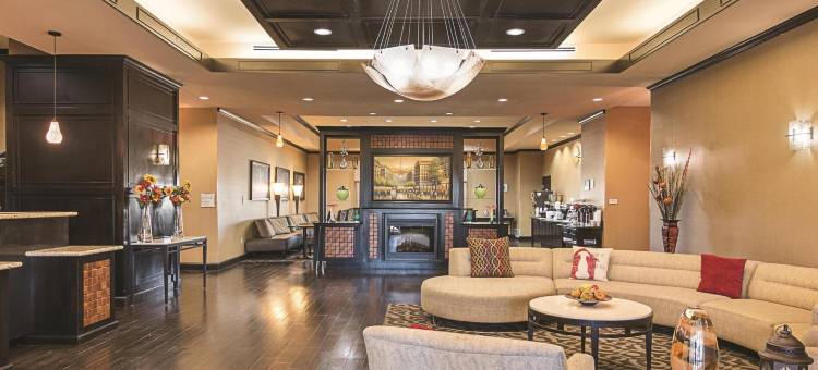 芒特普莱森特拉昆塔温德姆套房酒店(La Quinta Inn & Suites by Wyndham Mt. Pleasant)图片