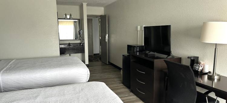 牛顿贝蒙特套房酒店(Baymont Inn & Suites Newton IA)图片