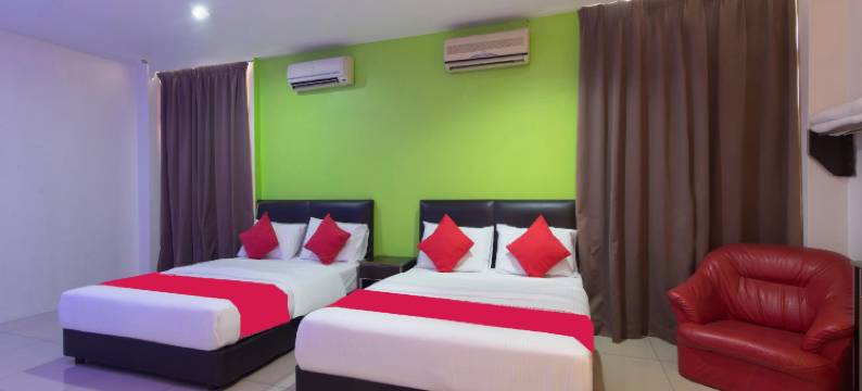 迈恩斯瑟姆帕卡酒店(Mines Cempaka Budget Hotel)图片