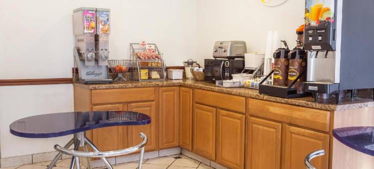 温彻斯特速8酒店(Super 8 by Wyndham Winchester VA)图片