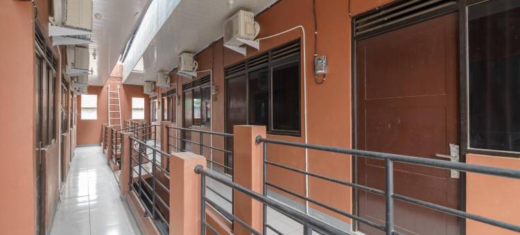 红多兹伊斯兰酒店@布拉克卡帕尔(RedDoorz Syariah Near Siloam Hospitals Bulak Kapal)图片