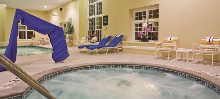 密尔沃基德拉菲尔德拉昆塔温德姆套房酒店(La Quinta Inn & Suites by Wyndham Milwaukee Delafield)图片