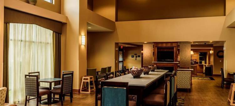 詹姆斯敦欢朋酒店及套房(Hampton Inn & Suites Jamestown)图片