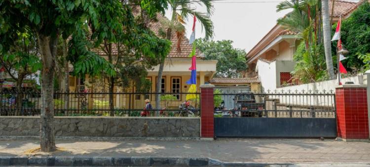 红多兹伊斯兰酒店-近普禾加多阿伦阿伦(RedDoorz Syariah Near Alun Alun Purwokerto)图片