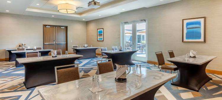贝滕多夫-达文波特东北部智选假日酒店，洲际旗下(Holiday Inn Express Bettendorf - Davenport NE by IHG)图片