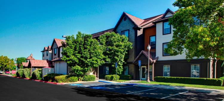 弗雷斯诺万豪TownePlace酒店(TownePlace Suites Fresno)图片