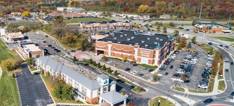 德拉菲尔德智选假日酒店(Holiday Inn Express & Suites Delafield)图片