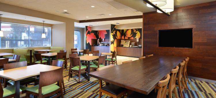 罗利Capital大道/I-540万枫酒店及套房(Fairfield Inn & Suites Raleigh Capital Blvd./I-540)图片