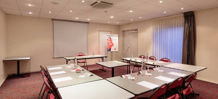宜必思克莱蒙费朗 A71 A75 La Méridienne 酒店(Ibis Clermont Ferrand A71 A75 la Méridienne)图片