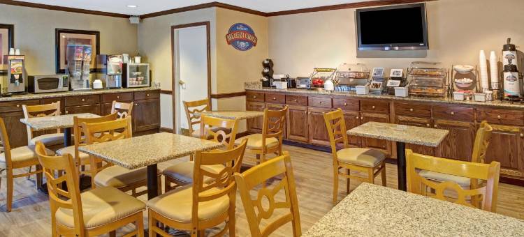 肯纳瑟呗盟套房酒店(Baymont by Wyndham Kennesaw)图片