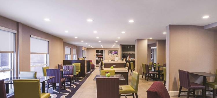 底特律乌蒂卡拉昆塔温德姆套房酒店(La Quinta Inn & Suites by Wyndham Detroit Utica)图片